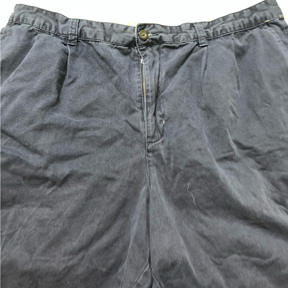 Covington khaki shorts